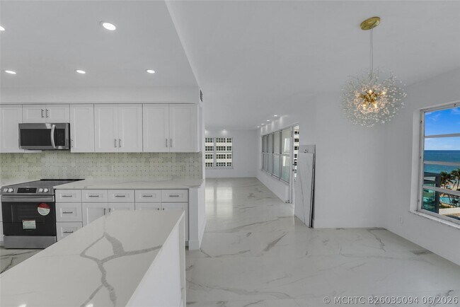 Building Photo - 3900 Galt Ocean Dr