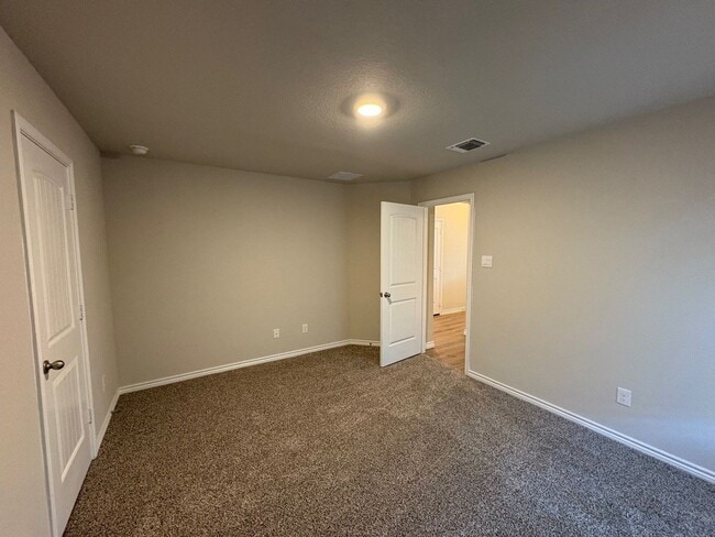 Building Photo - 3719 Moffat Ct