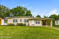 Building Photo - 6533 Burgundy Rd S