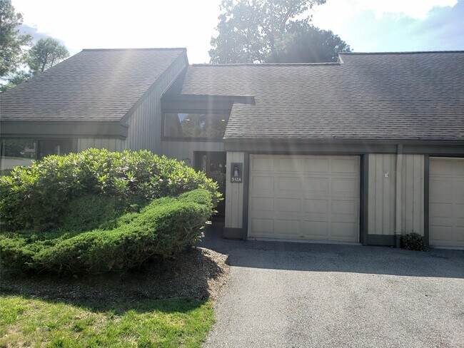 Primary Photo - 512 Heritage Hills