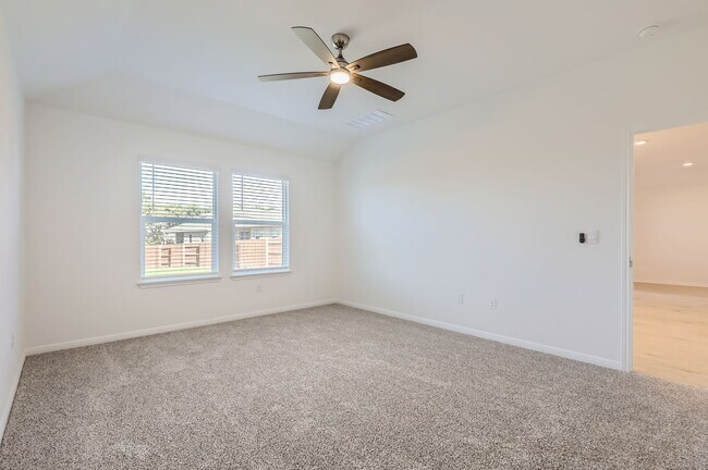 Building Photo - 2429 Hackamore Dr