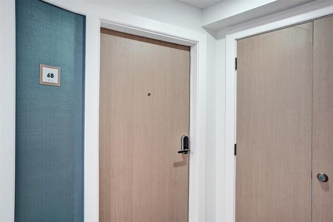 Building Photo - 209 N Fort Lauderdale Beach Blvd