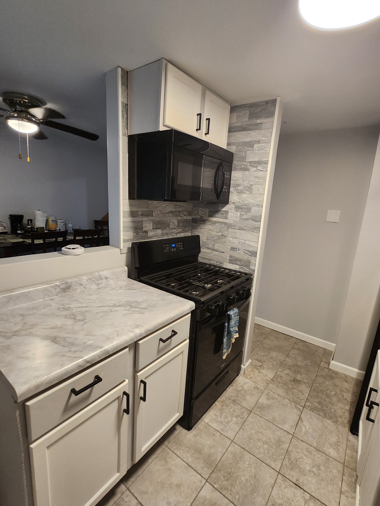 Kitchen - 946 Morningside Ln