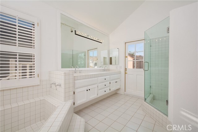 Building Photo - 505 Dahlia Ave