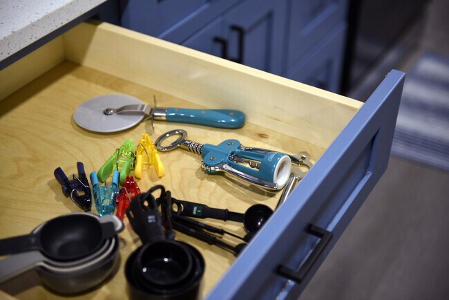 Building Photo - 155 Labelle St