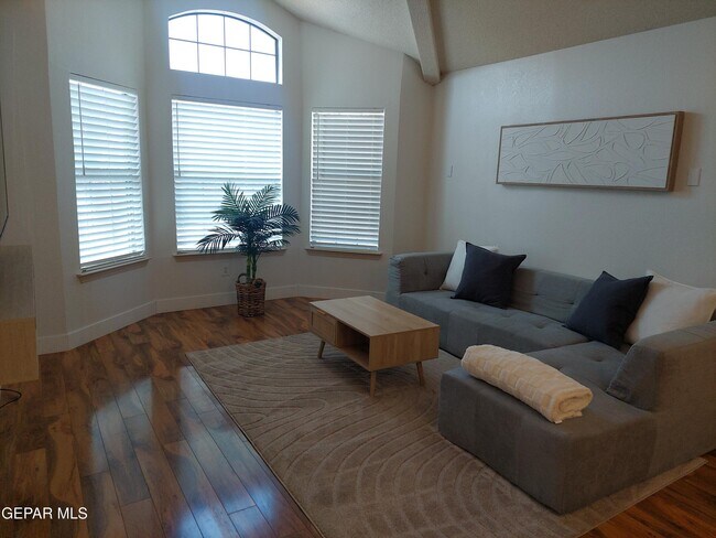 Building Photo - 14021 Highweed Dr
