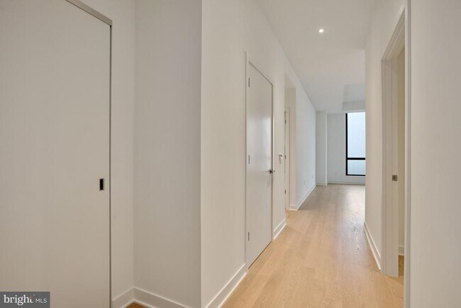 Building Photo - 1650 Silver Hill Dr