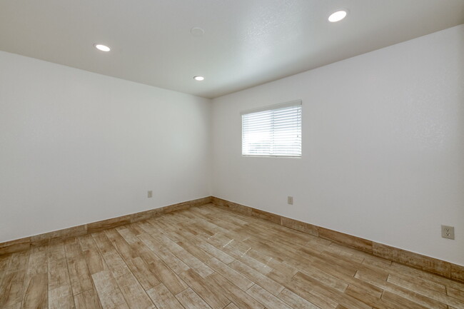Building Photo - 10196 S Highland Ave
