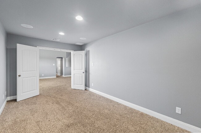Building Photo - 10106 Macarthur Way