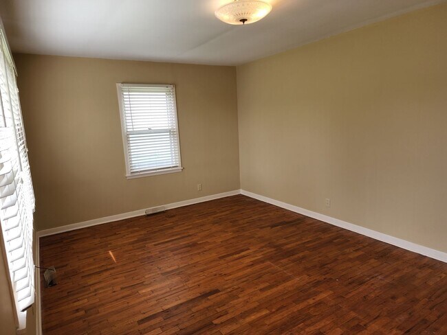 Building Photo - Bungalow Style w/  " Lots of New "