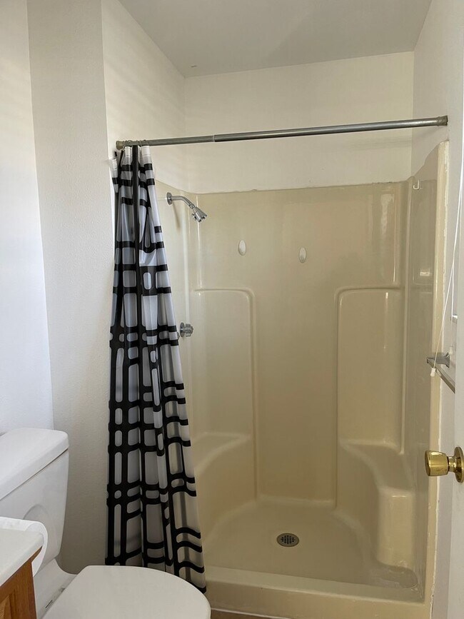 Building Photo - 1118 Macon Ave