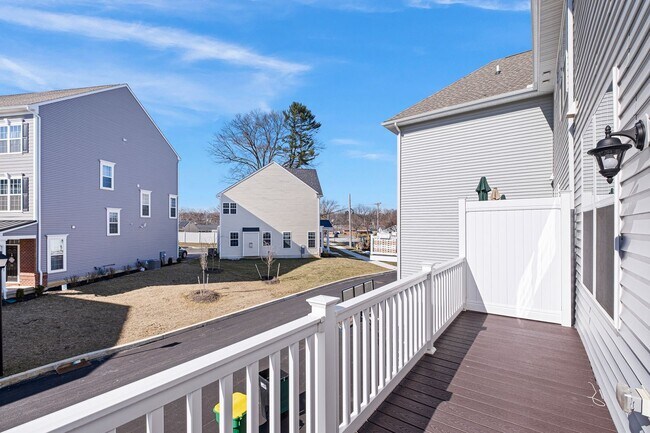 Building Photo - 415 Lenape Way