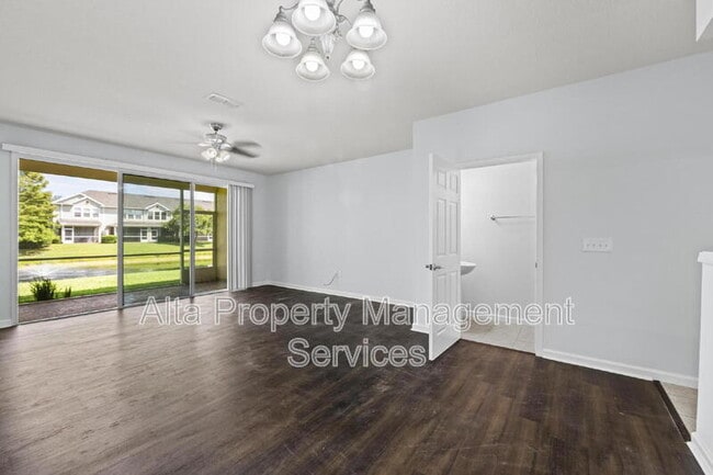 Building Photo - 6881 Woody Vine Dr