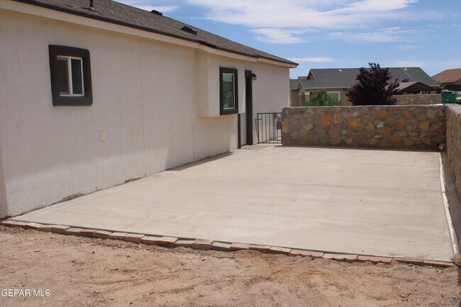 Building Photo - 11673 Flor Celosia