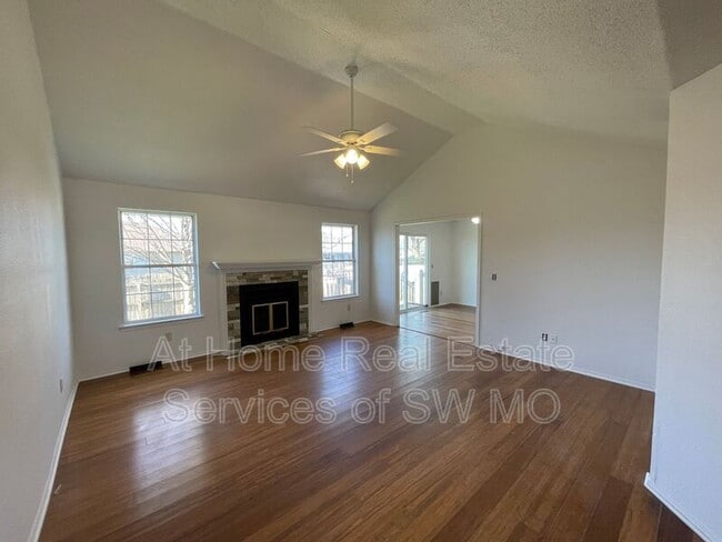 Building Photo - 5543 S Walnut Hill Ave