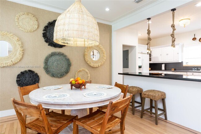 Building Photo - 501 SW 19th Rd