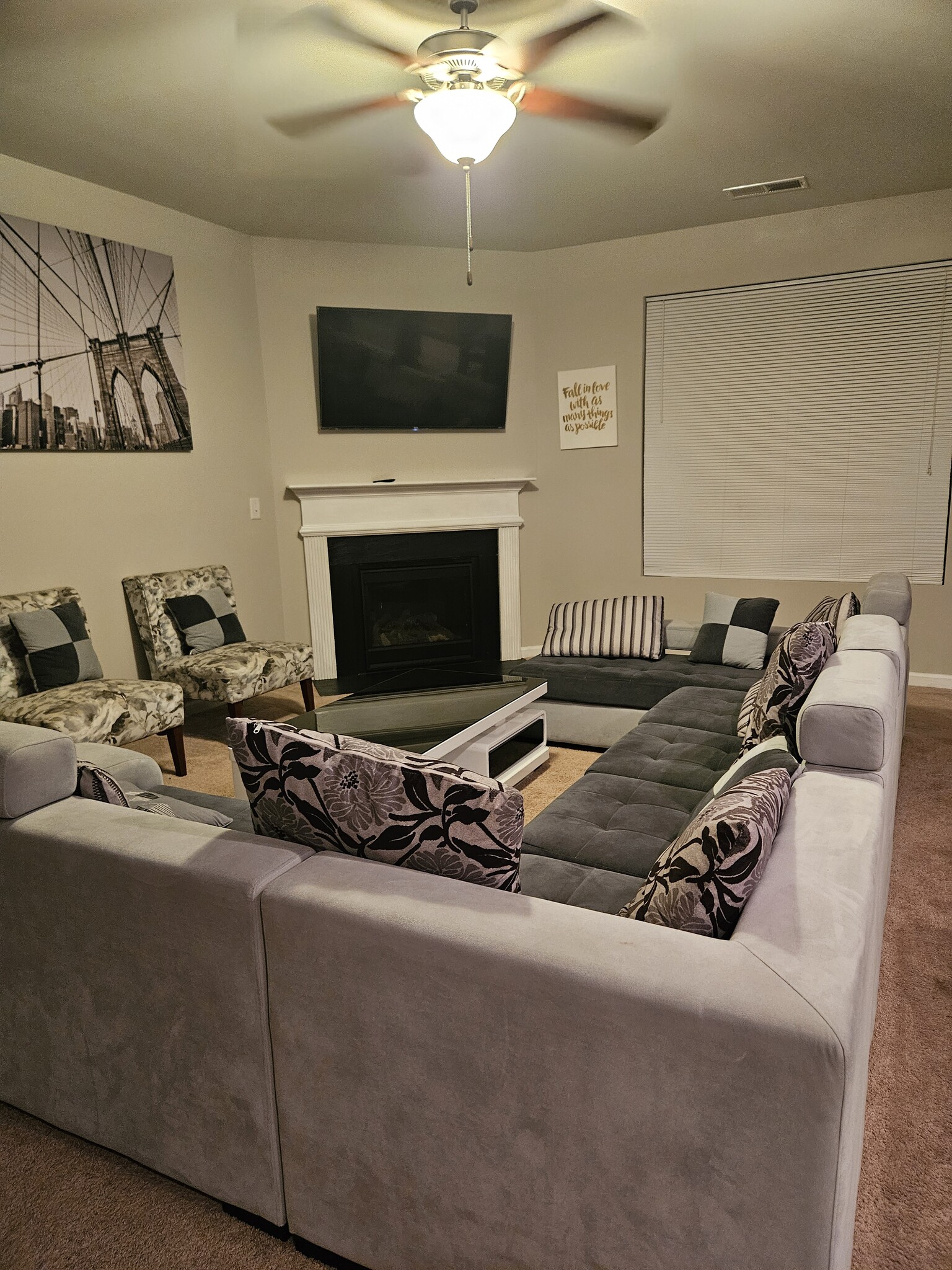 Living room - 1401 Worcester Trl