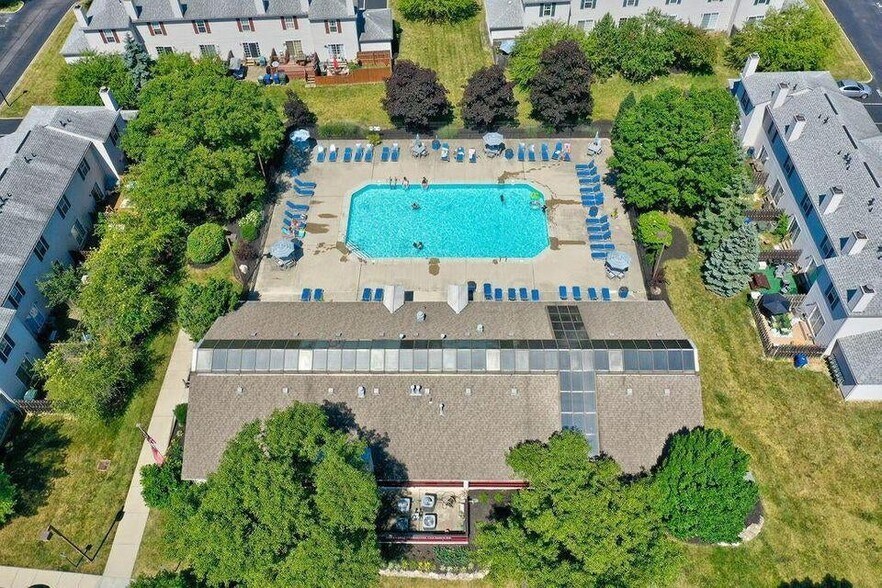 Building Photo - 1794 Bennigan Dr