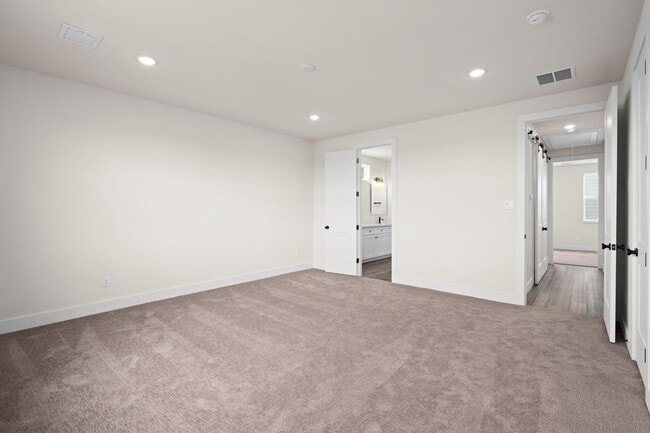 Building Photo - 3905 B Pinemont Dr