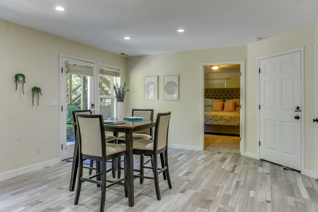 Building Photo - 19007 SW Chesapeake Dr