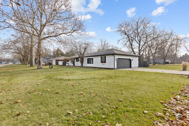 Building Photo - 2158 Pleasure View Rd