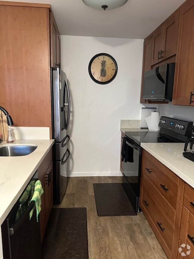Building Photo - Furnished Southpointe unit