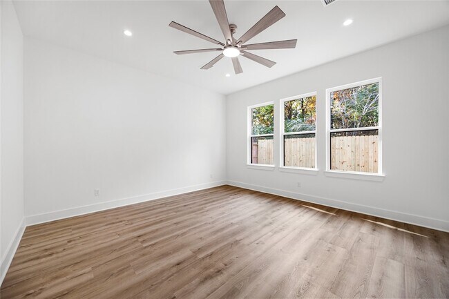 Building Photo - 18211 Polo Meadow Dr