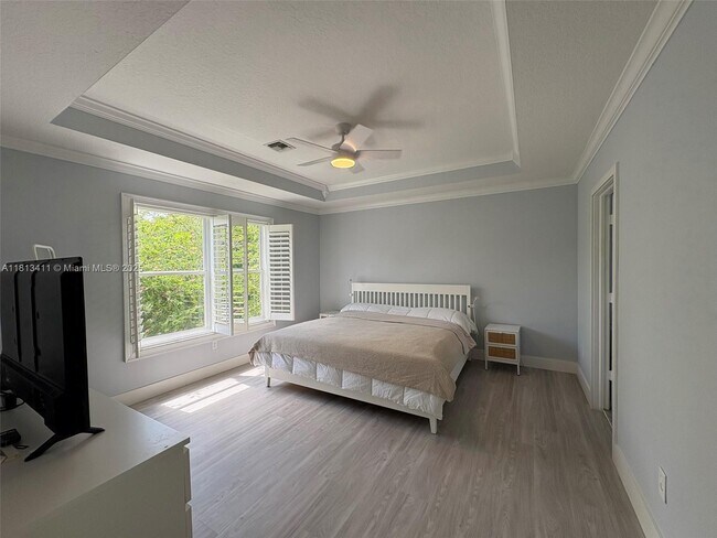 Building Photo - 10793 Oak Bend Way
