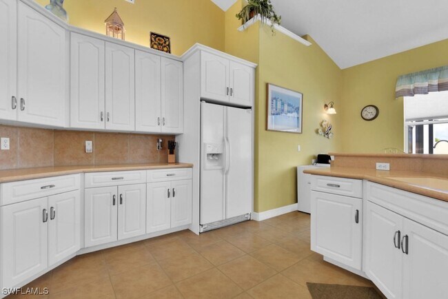 Building Photo - 3335 SW 25th Ct