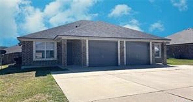 Primary Photo - 2917 Sunflower Trail