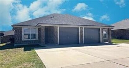 Building Photo - 2917 Sunflower Trail