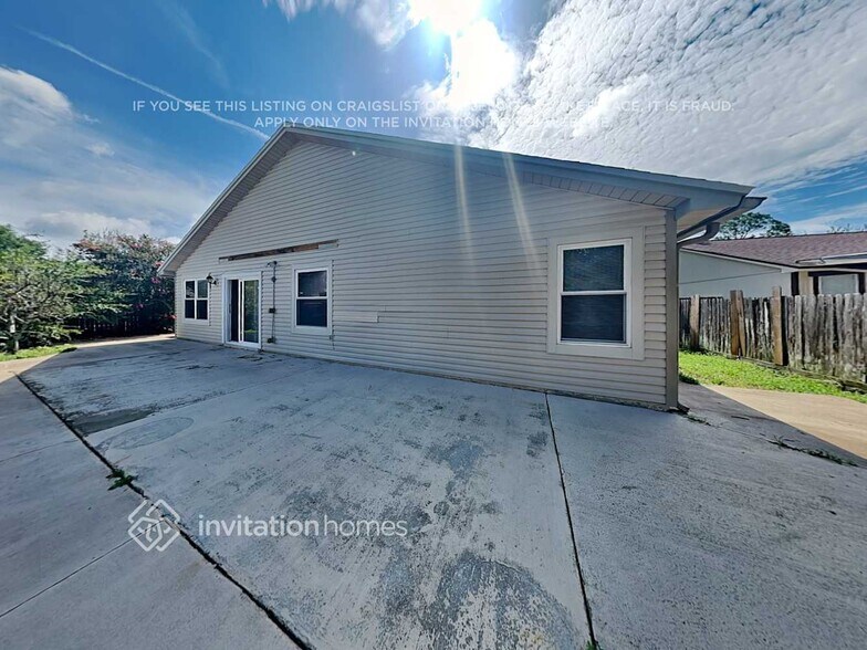 Building Photo - 8488 Branchwater Dr