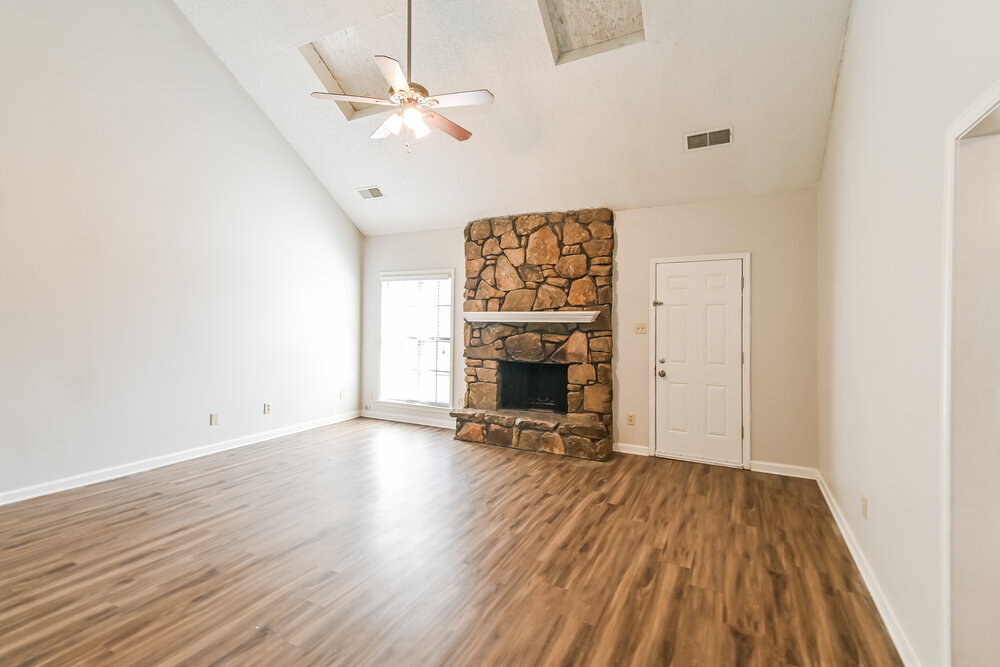 Building Photo - 2224 Webbing Dr