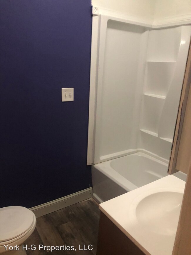 Building Photo - 1306 Vernon St