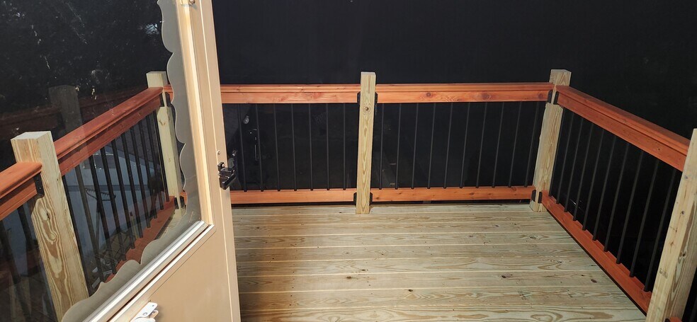 Building Photo - 340 S Jackson St