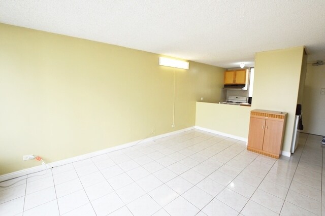 Building Photo - Salt Lake - Pikake Manor 2 bed, 1 bath, 2 parking