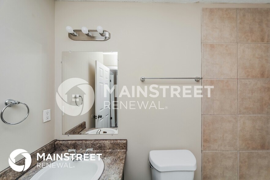 Building Photo - 4663 Royal View Dr