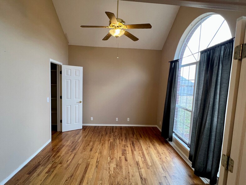 Building Photo - 11323 N 129th E Ave