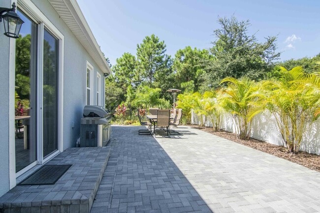 Building Photo - 4 Bed / 3 Bath Home near Macdill AFB