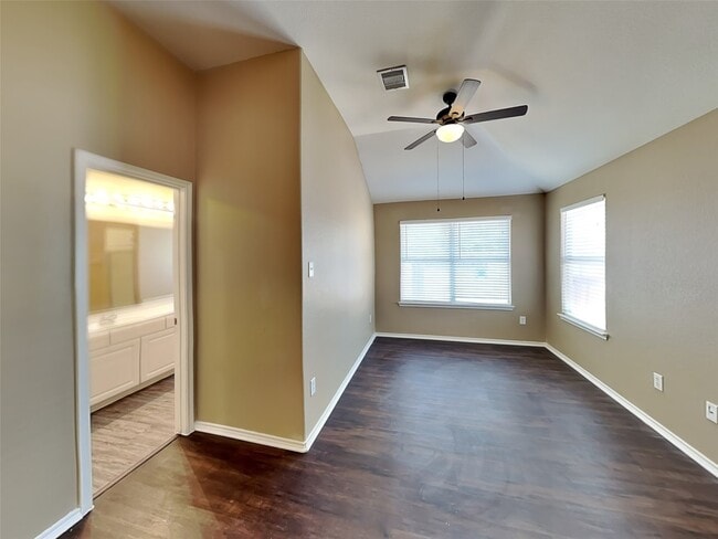 Building Photo - 18494 Sunrise Pines Dr