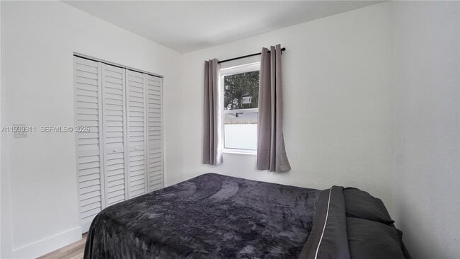 Building Photo - 1441 NE 154th Terrace