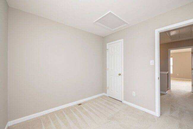 Building Photo - Well-maintained townhouse in Richmond