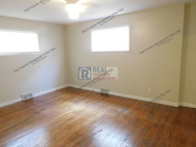 Building Photo - 604 Pineburr Rd