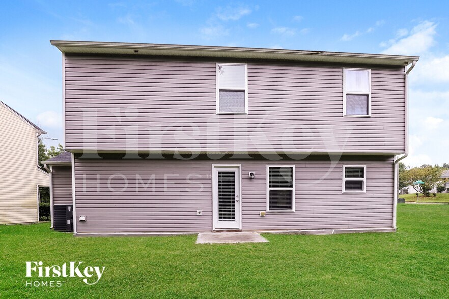Building Photo - 2204 Matthew Oaks Ct