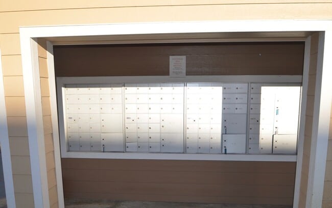 Building Photo - 15700 E Jamison Dr