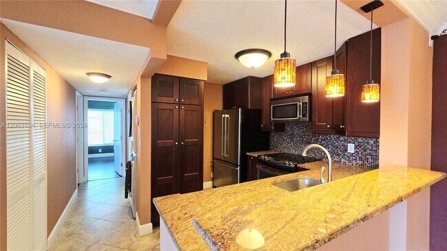 Building Photo - 202 Foxtail Dr