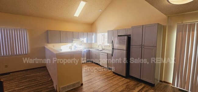 Building Photo - 6555 Holt Dr