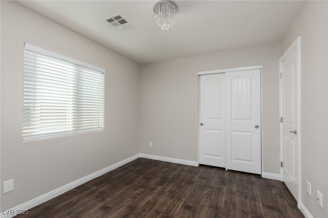 Building Photo - 61 Jasmine Point St