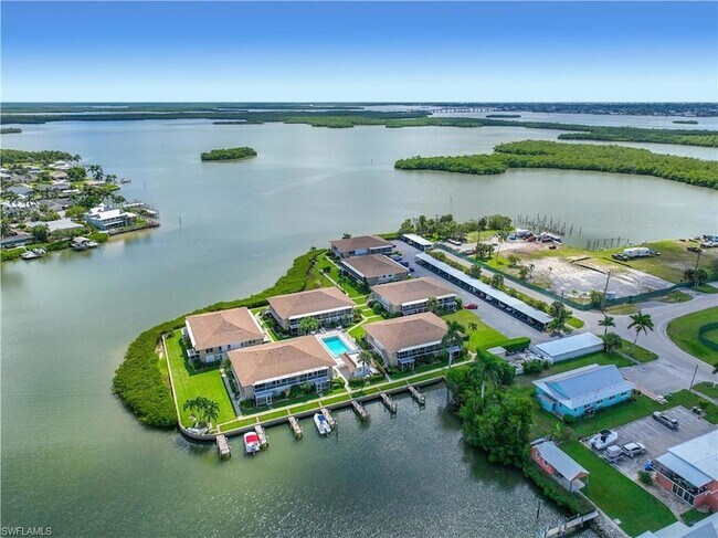 Building Photo - 330 Kon Tiki Dr