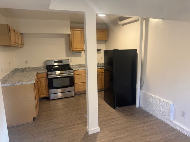 Building Photo - Perez- Sandalwood